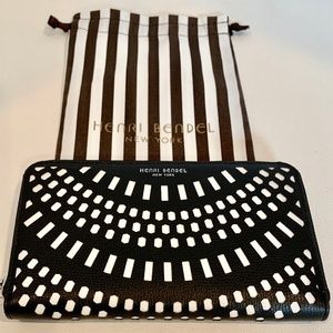 HENRI BENDEL WEST 57TH XL CONTINENTAL - NWT